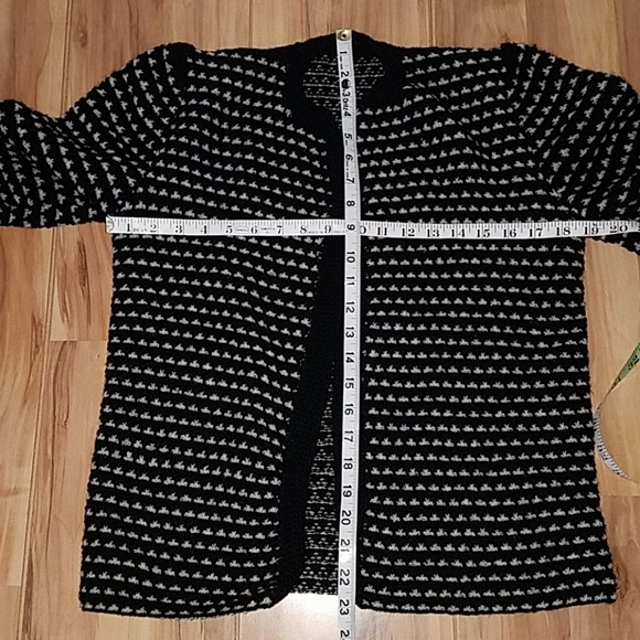 Vintage 70s Black and White Sweater - Picture 8 of 8